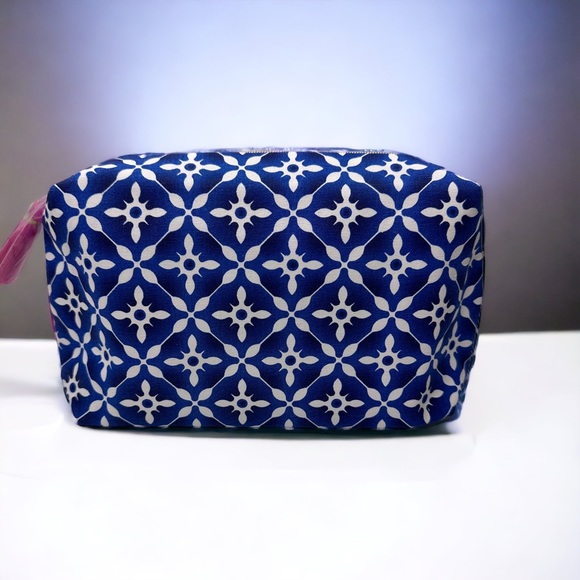 Two Sided Pattern Estée Lauder Makeup Travel Clutch - Picture 8 of 11